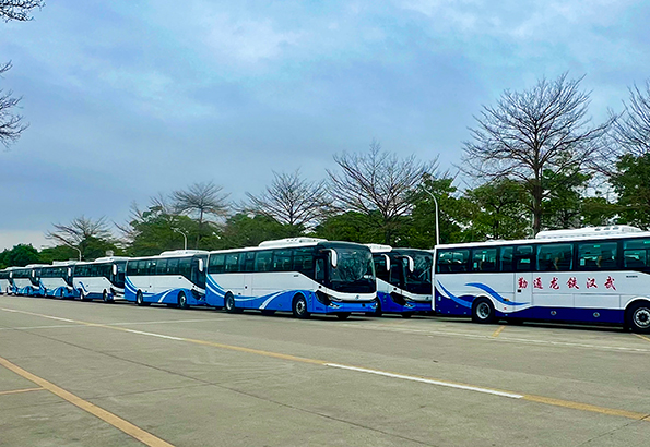 金時(shí)金事 | 200臺(tái)！金龍捷冠奔赴武漢，助力建設(shè)綠色城市交通